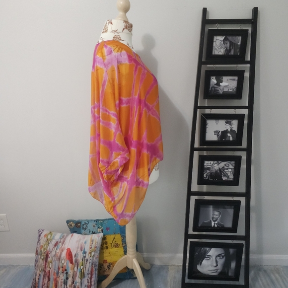 Lovely Layered Blouse - Picture 4 of 8